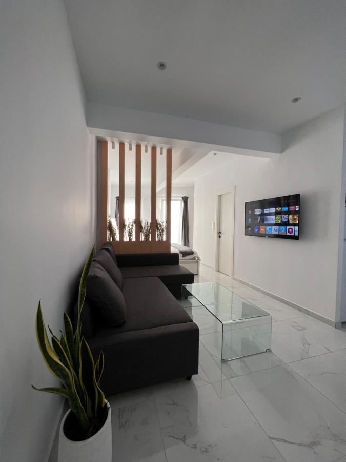 Modern 1-Bedroom Apartment In The City Center Салоники Экстерьер фото