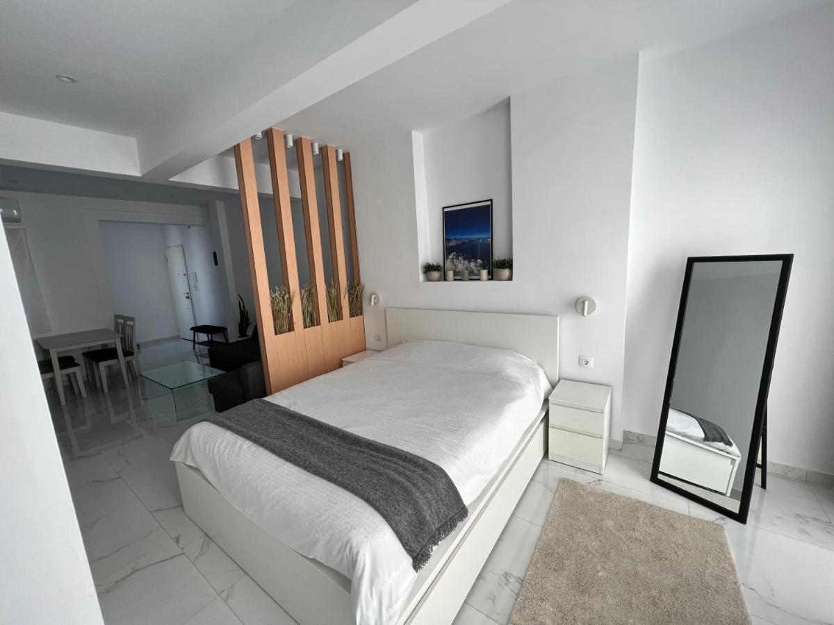 Modern 1-Bedroom Apartment In The City Center Салоники Экстерьер фото